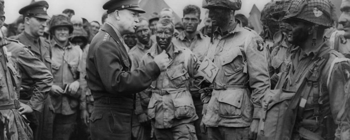 « Eisenhower d-day » par Unknown U.S. Army photographer — Cette image est disponible sur la Prints and Photographs division de la Bibliothèque du Congrès des États-Unis sous le numéro d’identification cph.3a26521.Ce bandeau n’indique rien sur le statut de l’œuvre au regard du droit d'auteur. Un bandeau de droit d’auteur est requis. Voir Commons:À propos des licences pour plus d’informations.العربية | čeština | Deutsch | English | español | فارسی | suomi | français | magyar | italiano | македонски | മലയാളം | Nederlands | polski | português | русский | slovenčina | slovenščina | Türkçe | українська | 中文 | 中文(简体) | 中文(繁體) | +/−U.S. Army photograph. No. SC 194399.Source: aa_eisenhower_dday_2_e.jpg from www.americaslibrary.govSource of higher resolution copy: Library of Congress Prints and Photographs Division. LC-USZ62-25600.This higher resolution version DOD Still Asset # HDSN9902699 http://www.dodmedia.osd.mil/Assets/Still/1999/DoD/HD-SN-99-02699.JPEG. Sous licence Domaine public via Wikimedia Commons - http://commons.wikimedia.org/wiki/File:Eisenhower_d-day.jpg#/media/File:Eise