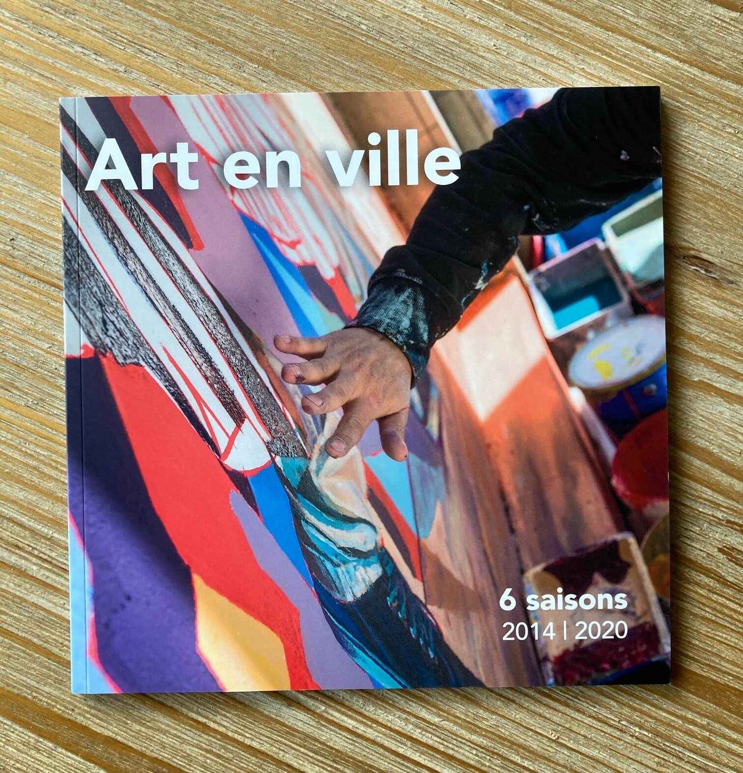 couverture d'une brochure imprimée pour Art en ville qui présente leur travail